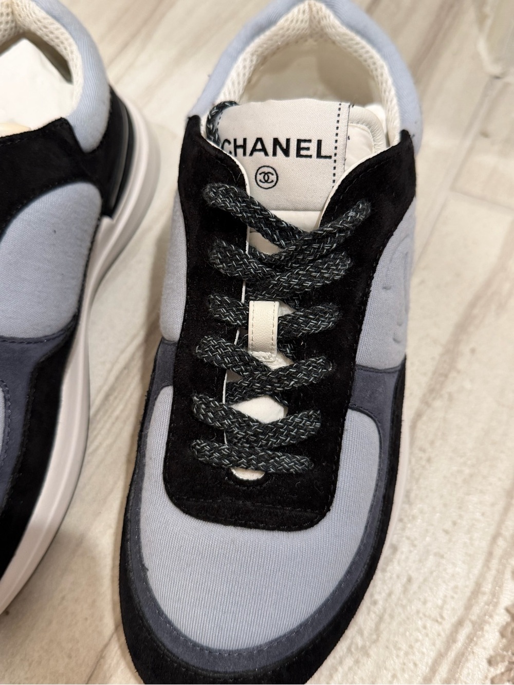 Chanel 22B Black Blue White  Lace Up Flat Runner sneaker size 38.5 - Picture 8 of 8
